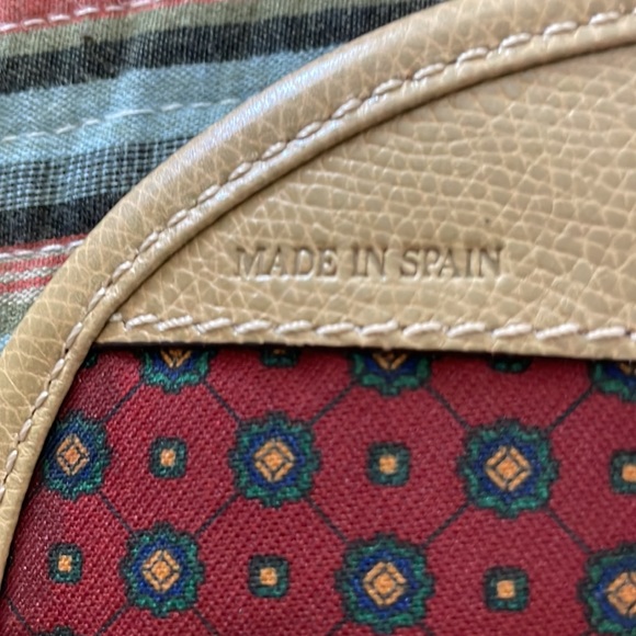 Loewe cross body purse. Perfect condition. - Picture 9 of 10